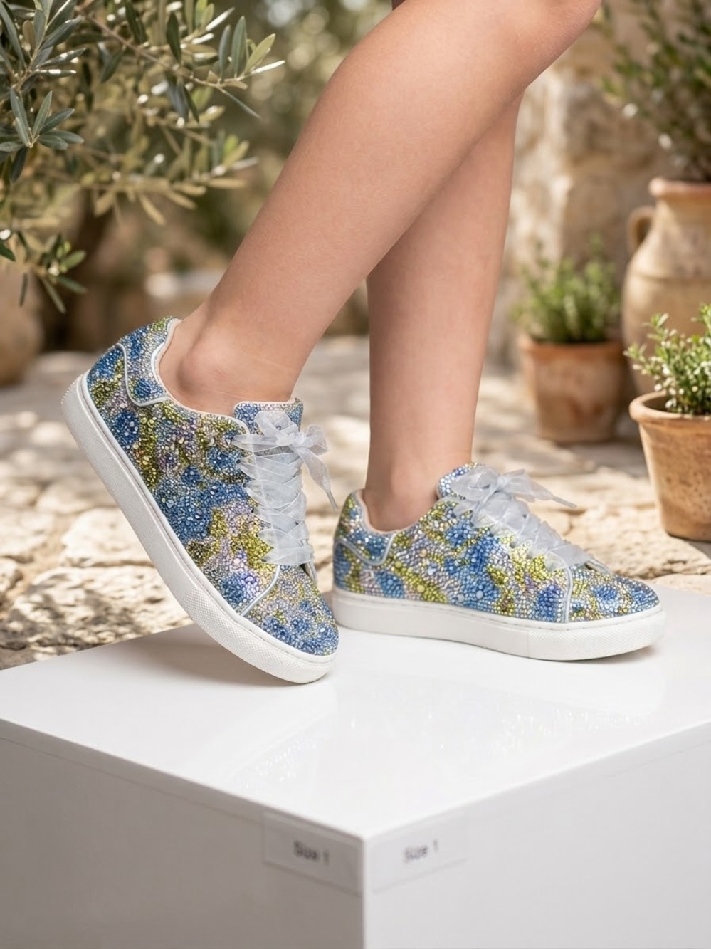 Betsey Johnson Girl Sidny Blue Tulip Floral Rhinestone Sparkle Sneakers Size 1M